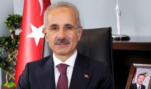 Foto - Dev projeler para basıyor