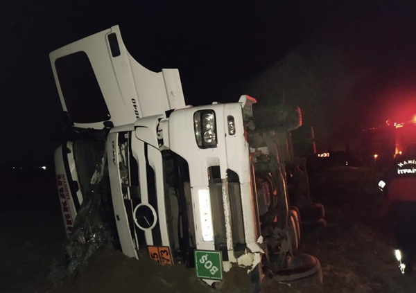Foto - Dev tanker devrildi! Feci kaza