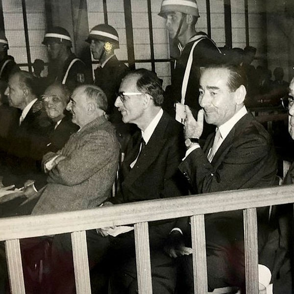 Foto - DEVA Partililer birbirine girdi!