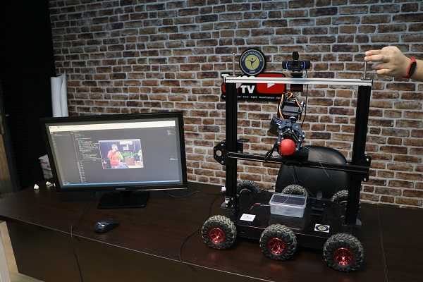 Foto - Devam gençler! Üniversite öğrencilerinden müthiş robot