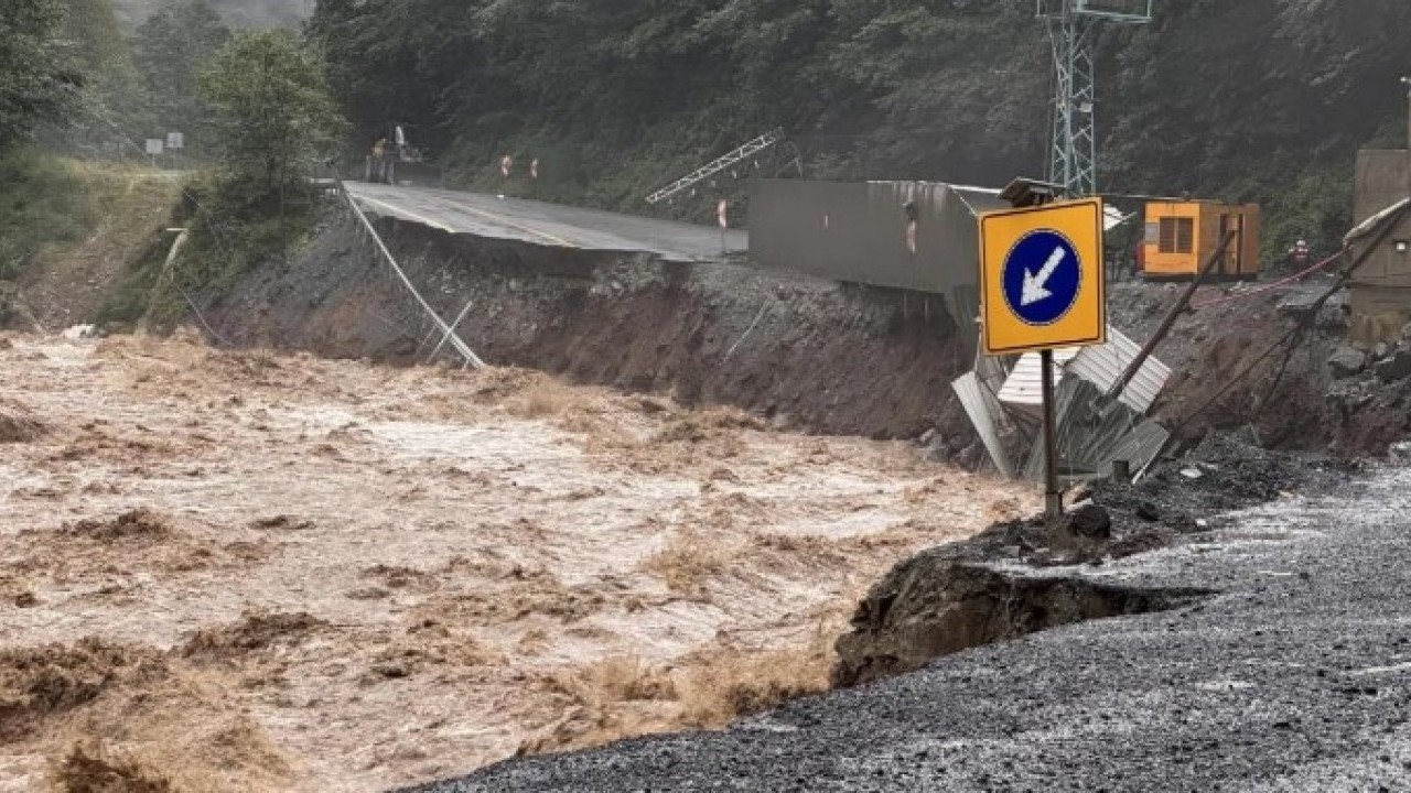 Foto - Devamı gelecek! Sağanak yağışın vurduğu şehirler dikkat