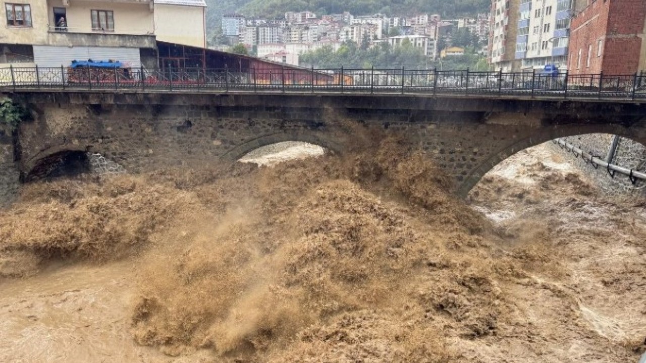 Foto - Devamı gelecek! Sağanak yağışın vurduğu şehirler dikkat