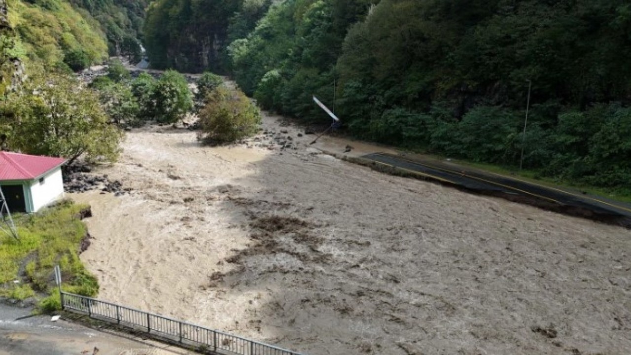 Foto - Devamı gelecek! Sağanak yağışın vurduğu şehirler dikkat