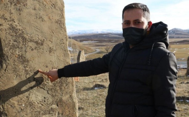 Foto - Devasa boyutları dikkat çekiyor! Her biri gökten yere düşüp saplanmış gibi...