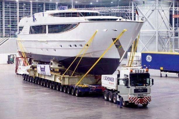 Foto - Devasa kargo operasyonları