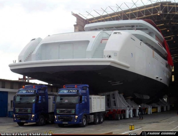 Foto - Devasa kargo operasyonları