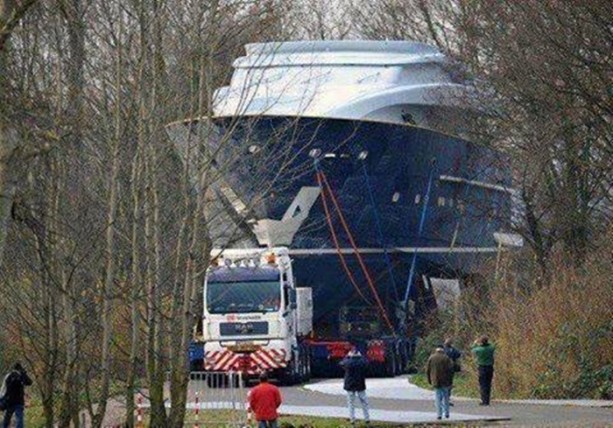 Foto - Devasa kargo operasyonları