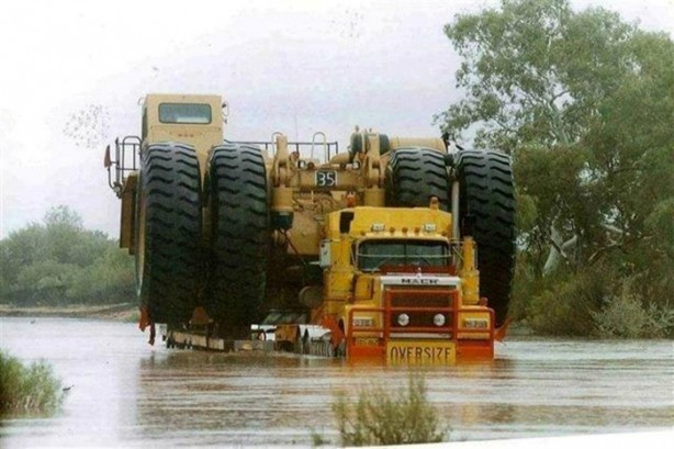 Foto - Devasa kargo operasyonları