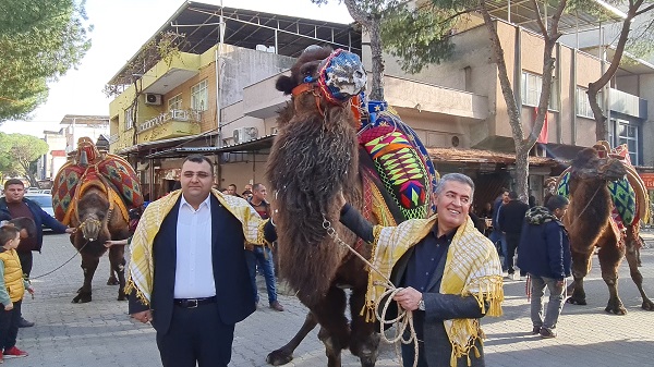 Foto - Develer şehir turuna çıktı