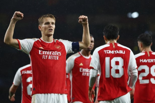 Foto - Devler Ligi gecesinde milyonluk yıldız dalga konusu oldu! Eski Fenerbahçeli için çılgına döndüler…