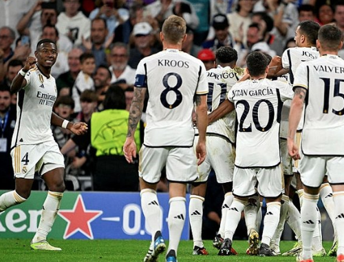 Foto - Devler Ligi gecesinde milyonluk yıldız dalga konusu oldu! Eski Fenerbahçeli için çılgına döndüler…