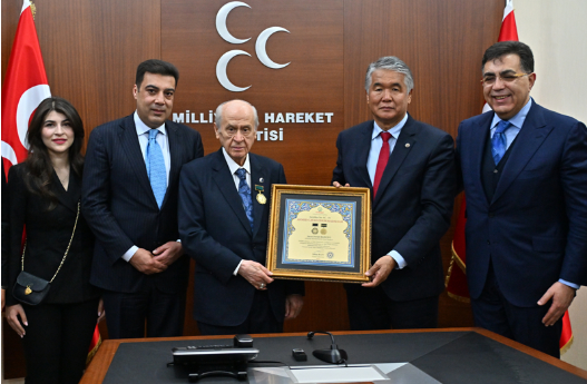 Foto - Devlet Bahçeli'ye 'Ahmed Cevad Onur Madalyası' takdim edildi