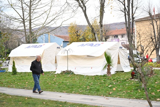 Foto - Devlet Düzcelinin yanında!