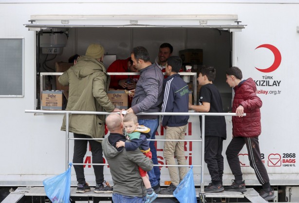 Foto - Devlet Düzcelinin yanında!