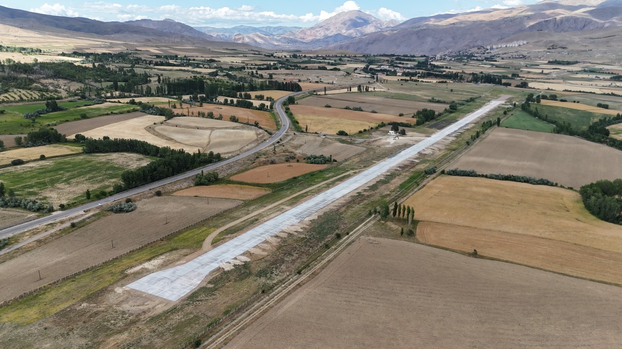 Foto - Devlet sipariş ettiği uçakları almamıştı! Sivas'tan müjdeli haber geldi, davul zurnayla kutlamalar başladı