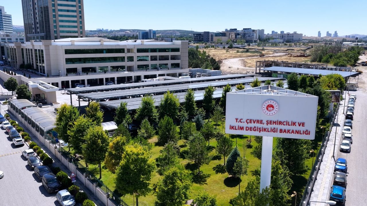 Foto - Devlette yeşil enerji devrimi! Elektriğinin yüzde 90'ı güneşten karşılanmaya başladı