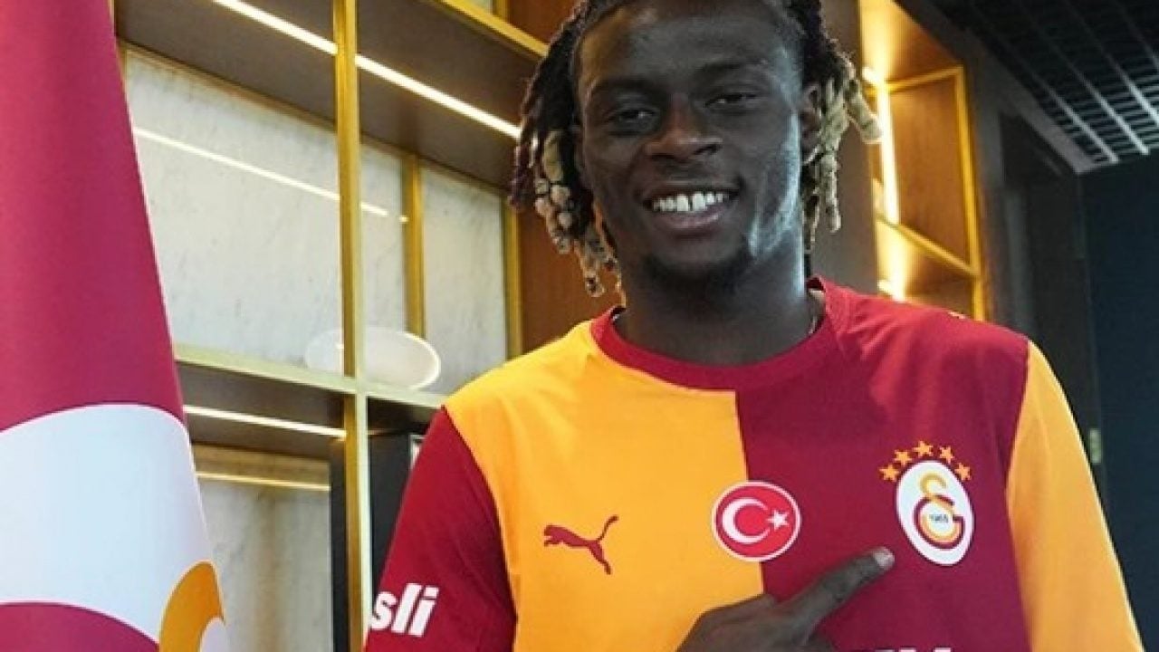 Foto - Devre arasında yollar ayrılacak! Forma şansı bulamayan Lesley’den ayrılık kararı
