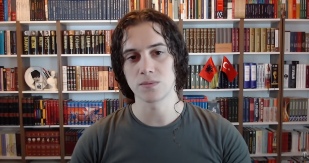 Foto - Diamond Tema Yeşilçam’ın ünlü oyuncusu Muzaffer Tema’nın gayrimeşru oğlu mu?