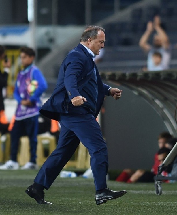 Foto - Dick Advocaat çıldırdı!