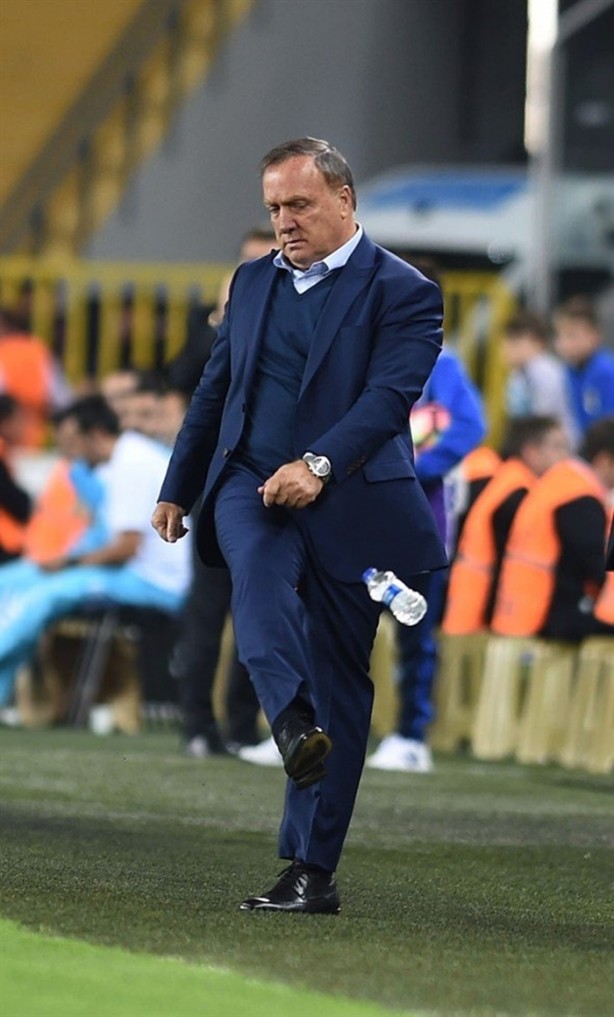 Foto - Dick Advocaat çıldırdı!