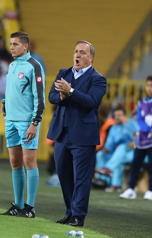  Dick Advocaat çıldırdı!