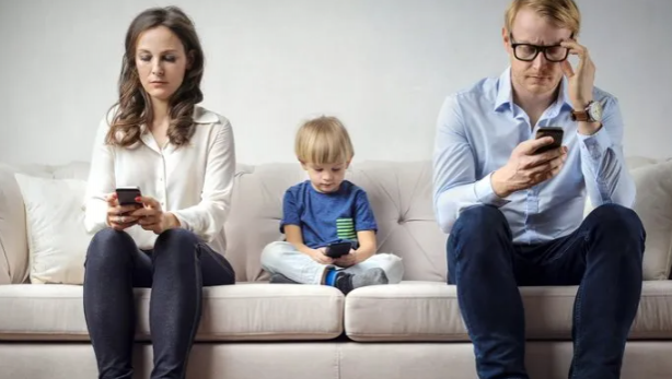 Foto - Dijital ağın içine düşen kurban çocuklar ve internet anneleri