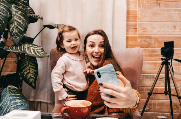 Foto - Dijital ağın içine düşen kurban çocuklar ve internet anneleri