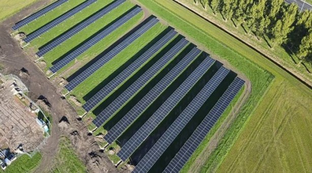 Foto - Dikey güneş panelleri! ABD'de bir ilk