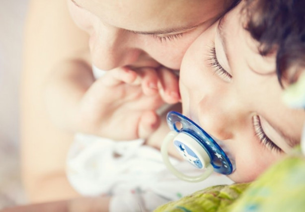 Foto - Dikkat! Bebeklerde emzik kullanırken...