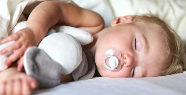 Foto - Dikkat! Bebeklerde emzik kullanırken...