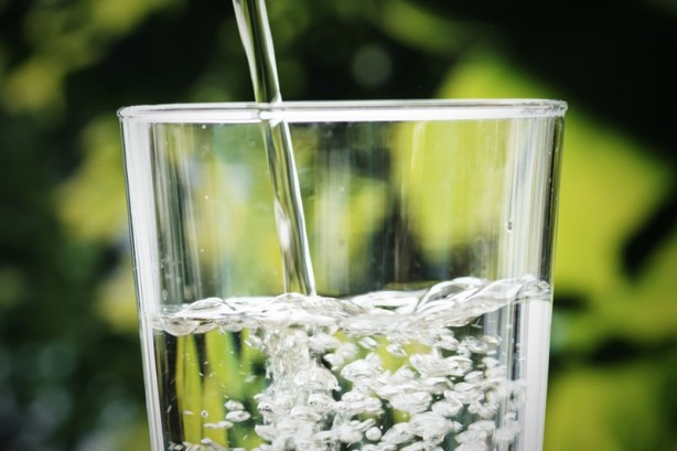 Foto - Dikkat! Maden suyunu bardakta içmeyin