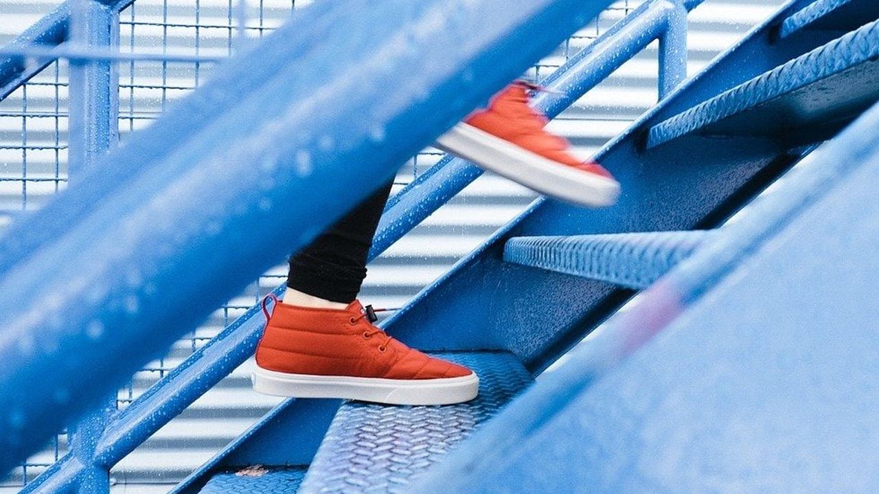 Foto - Dikkat! Merdivenler herkes için yararlı değil! Diz ağrısı olanlar için önemli ipuçları