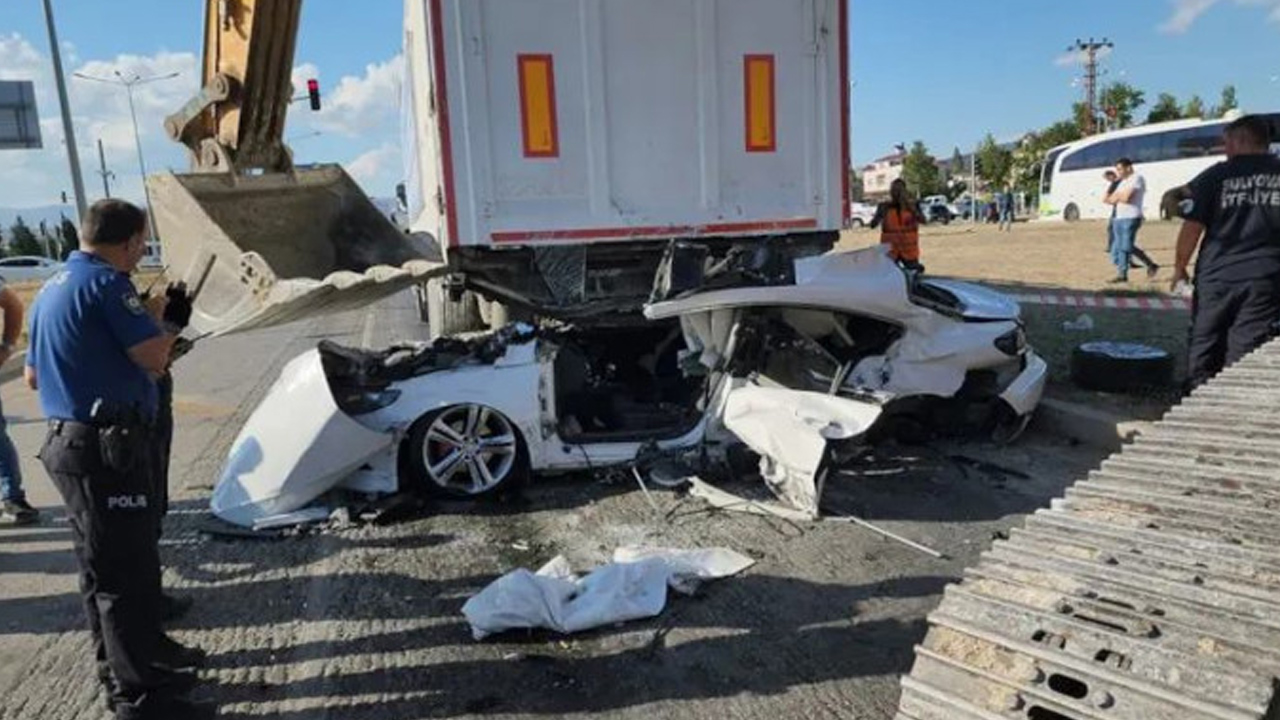 Foto - Dikkat! Sadece direksiyon başında olanlar bu tehlikeye açık: Gözler açık, zihin kapalı!