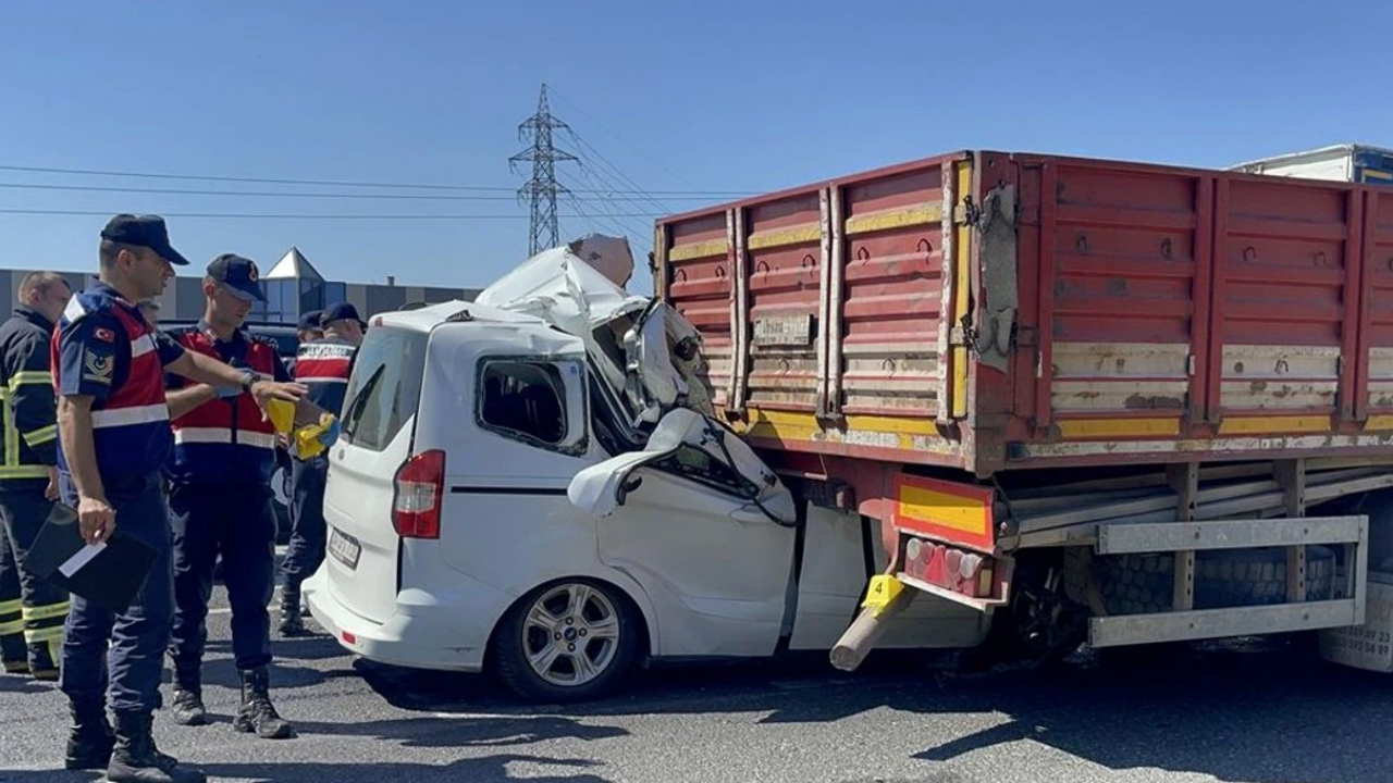 Foto - Dikkat! Sadece direksiyon başında olanlar bu tehlikeye açık: Gözler açık, zihin kapalı!