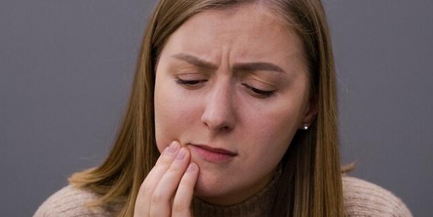 Foto - Dil kabarmasına ne iyi gelir, neden olur? Dil kabarması nasıl düzelir, nasıl geçer?