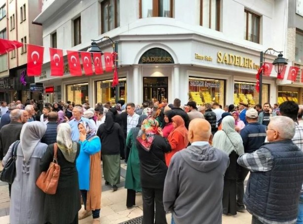 Foto - Dilan Polat'ın adı yetti | Dedikodu yayılınca kuyumcuyu bastılar