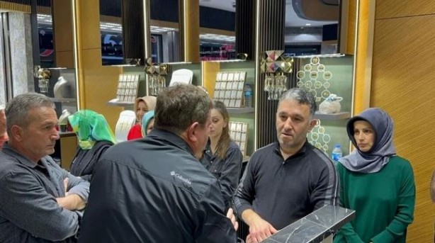 Foto - Dilan Polat'ın adı yetti | Dedikodu yayılınca kuyumcuyu bastılar