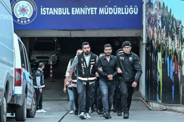 Foto - Dilan Polat'ın adı yetti | Dedikodu yayılınca kuyumcuyu bastılar