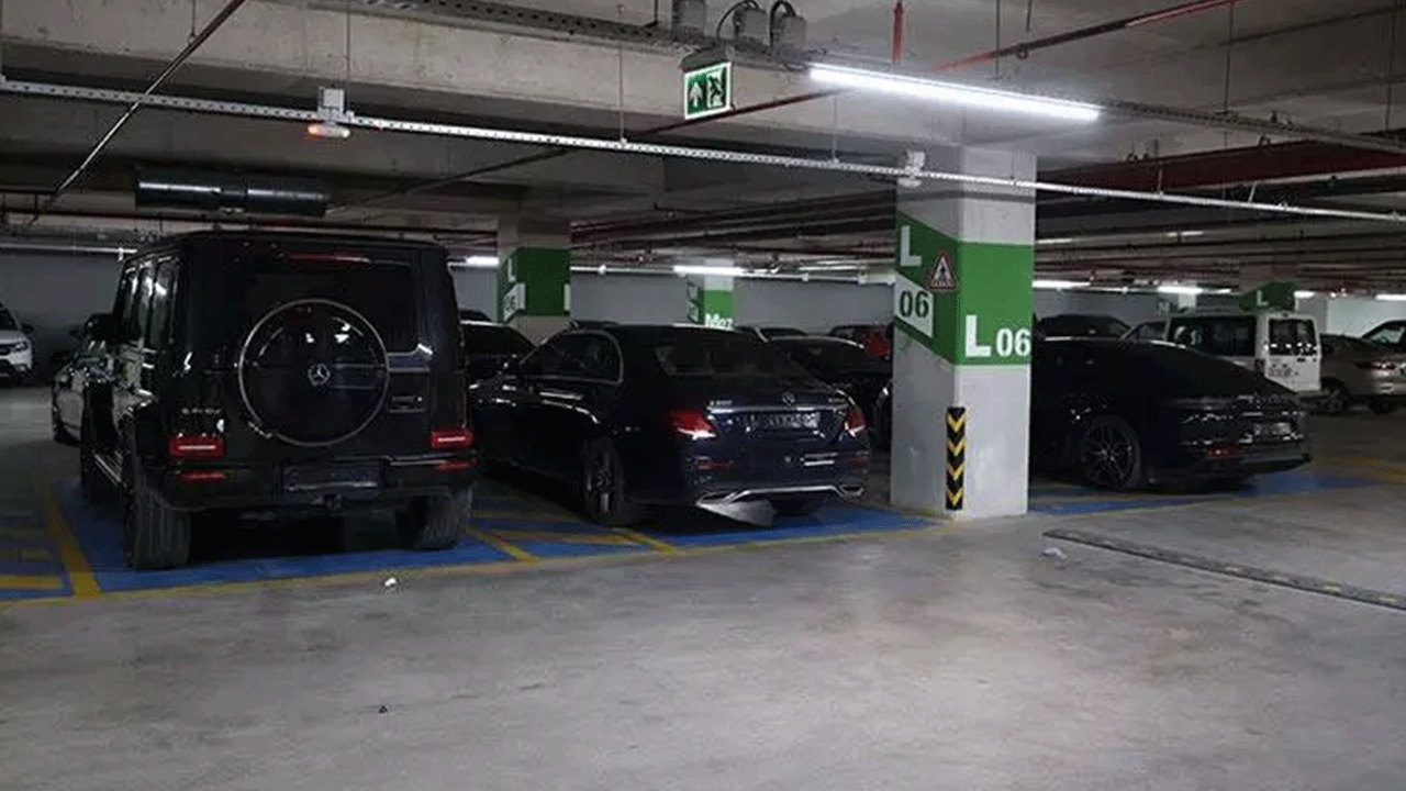 Foto - Dilan Polat'ın lüks araçları satışta: Fiyatlarını gören inanamıyor!