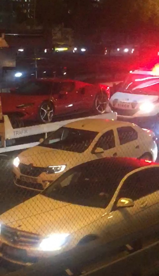 Foto - Dilan Polat’ın lüks araçları vatandaşları şaşırttı