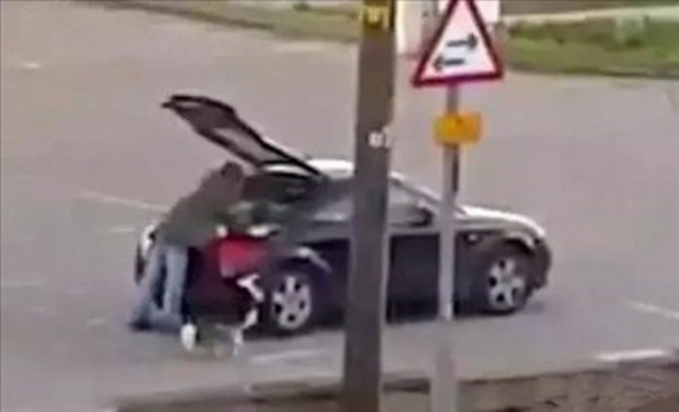 Foto - Dilencilerden akılalmaz oyunlar!