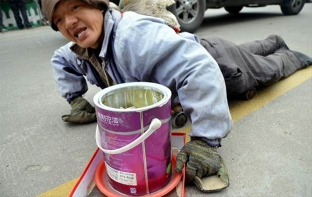 Foto - Dilencilerden akılalmaz oyunlar!