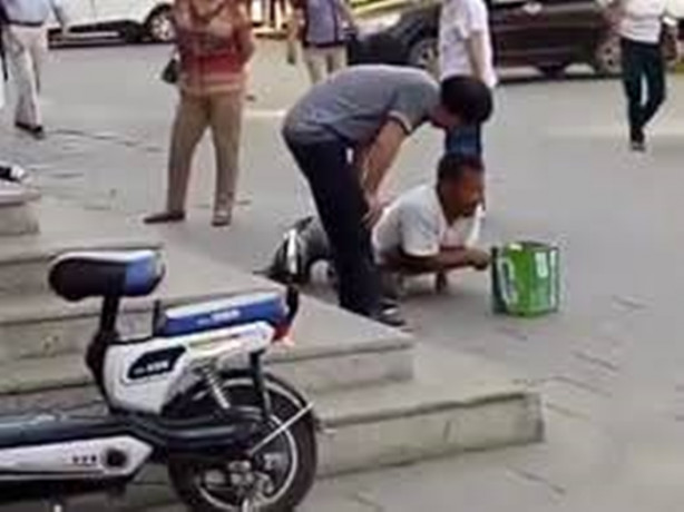 Dilencilerden akılalmaz oyunlar!