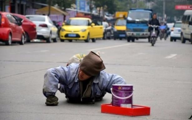 Foto - Dilencinin inanması zor oyunu