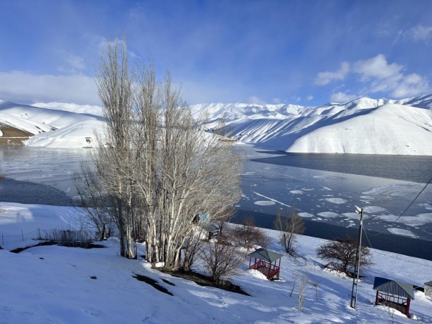 Foto - Dilimli Barajı kısmen dondu