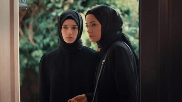 Foto - Dindar insanlarla resmen alay etmişlerdi! Ahlaksız Kızıl Goncalar dizisinden flaş karar