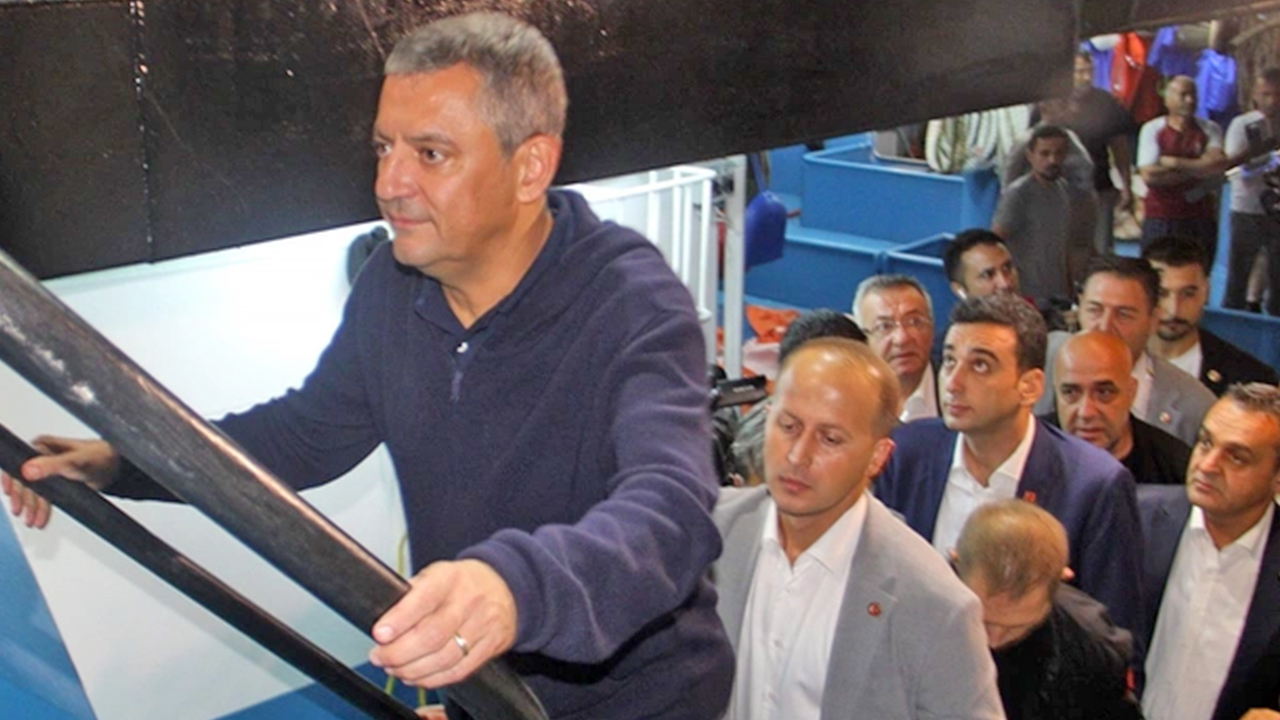 Foto - Dindarlar buna ‘Fransız’ kalamaz... Dindarlara ‘Bursa’dan ayar verdiler, ‘Laiklik sopası’yla dövdüler... Dindarların hayatı hep mücadele etmekle mi geçecek? 