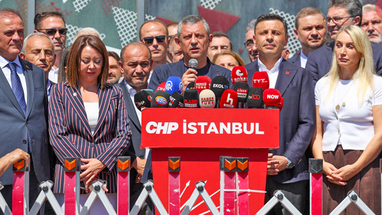 Foto - Dindarlar buna ‘Fransız’ kalamaz... Dindarlara ‘Bursa’dan ayar verdiler, ‘Laiklik sopası’yla dövdüler... Dindarların hayatı hep mücadele etmekle mi geçecek? 