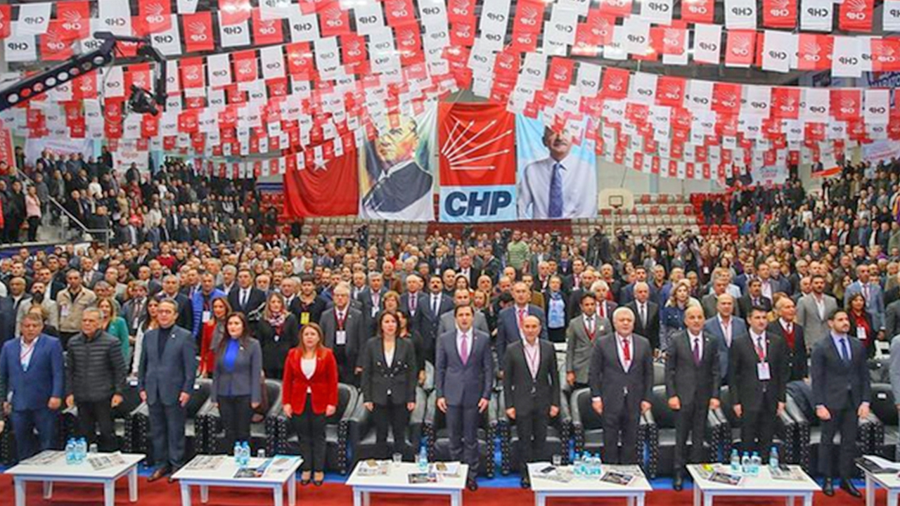 Foto - Dindarlar buna ‘Fransız’ kalamaz... Dindarlara ‘Bursa’dan ayar verdiler, ‘Laiklik sopası’yla dövdüler... Dindarların hayatı hep mücadele etmekle mi geçecek? 