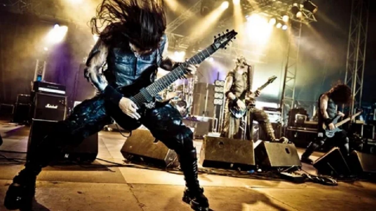 Foto - Dini değerlere hakaret etmişlerdi! Türkiye’nin ünlü rock grubunun 5 üyesi tutuklandı